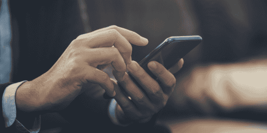 D'après l'Arcep, le régulateur des télécoms, les Orange, SFR, Bouygues Telecom et Free ont déboursé 3,6 milliards d'euros l'an dernier pour améliorer leur couverture en 4G et en 5G.