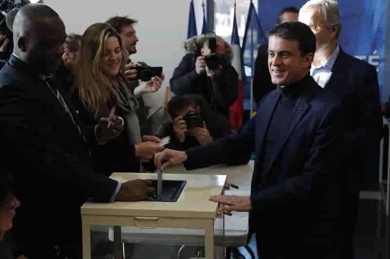 Environ 400.000 personnes avaient vote a midi dans 63% des bureaux de vote