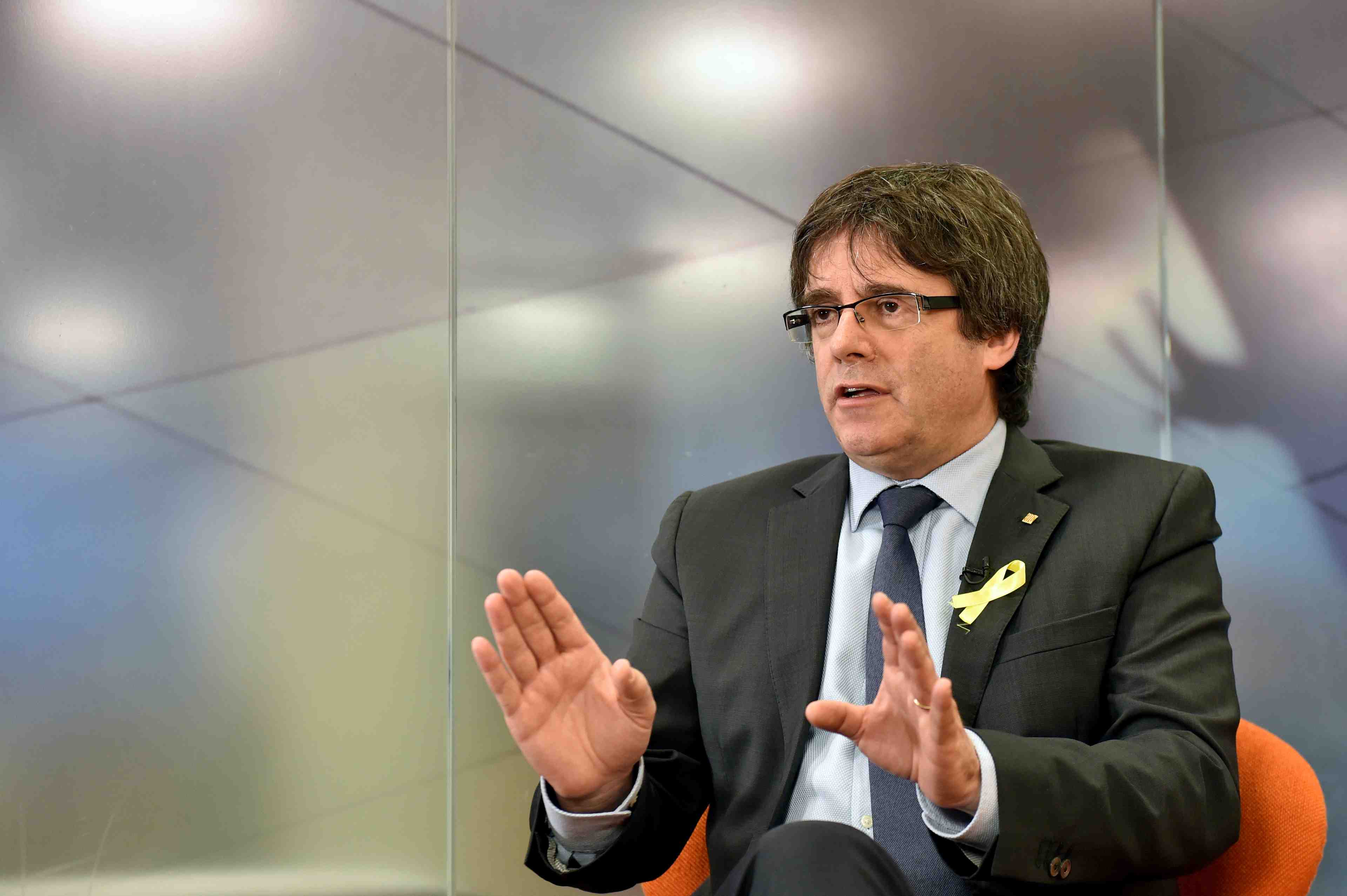 Les independantistes catalans veulent puigdemont a la presidence