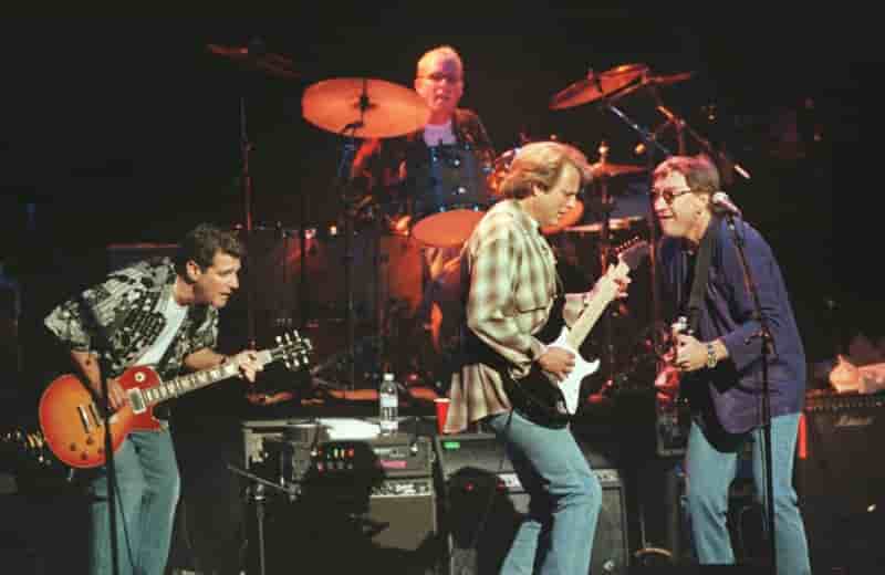 Les eagles detronent le "thriller" de michael jackson