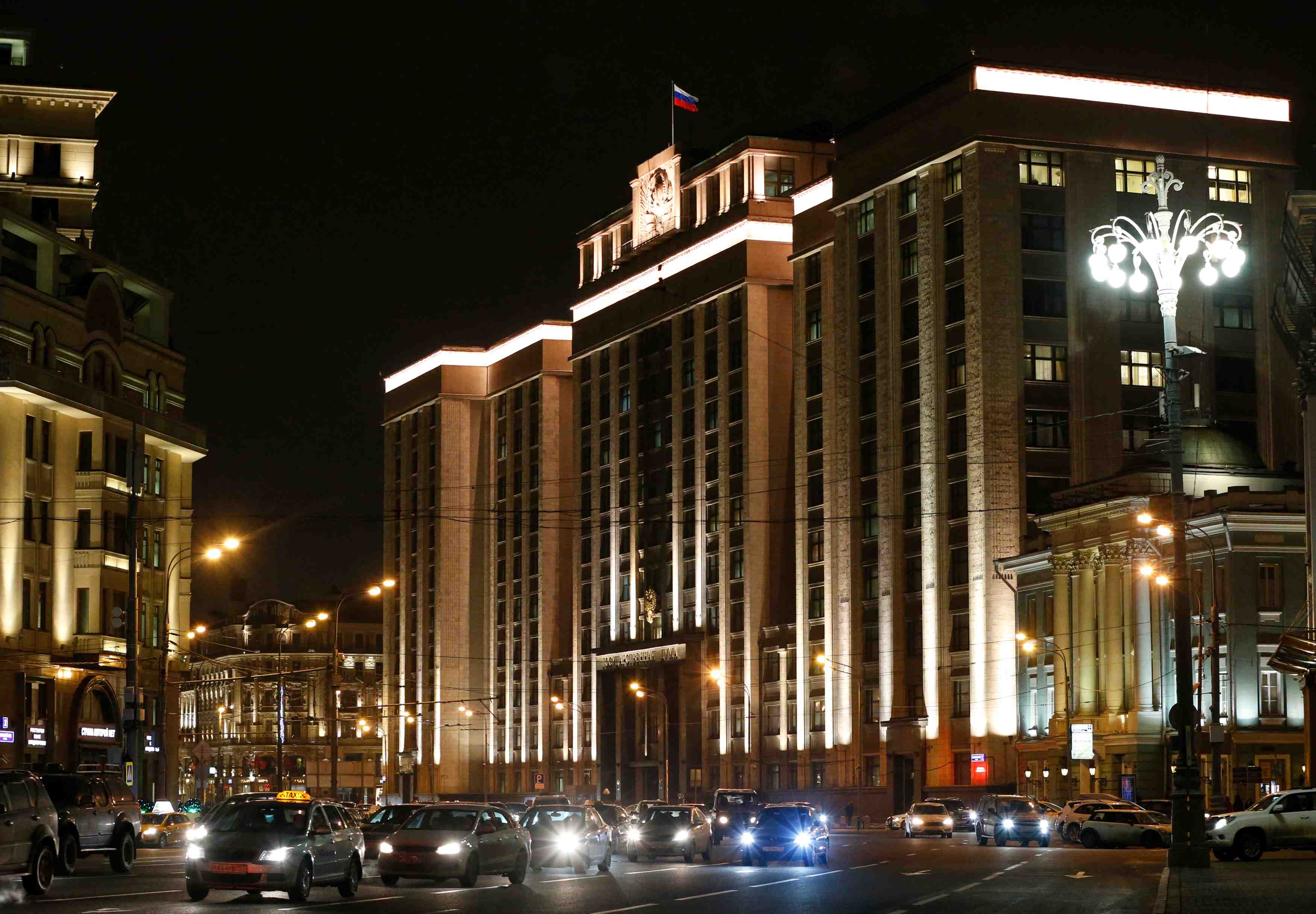 Le parlement russe pourrait demander a poutine de reconnaitre l'independance du donbass