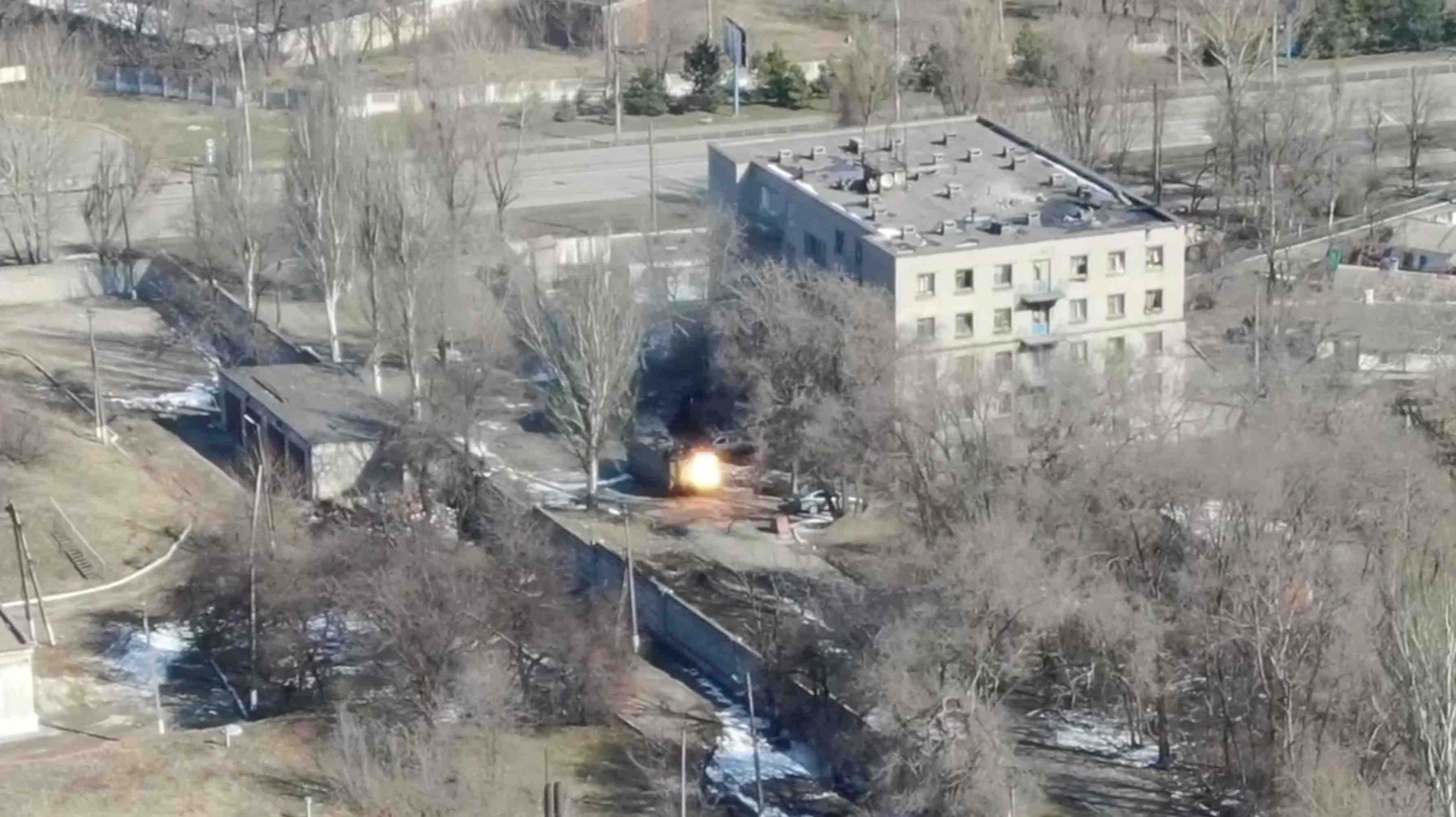 Ukraine: 160 voitures ont pu quitter la ville assiegee de marioupol