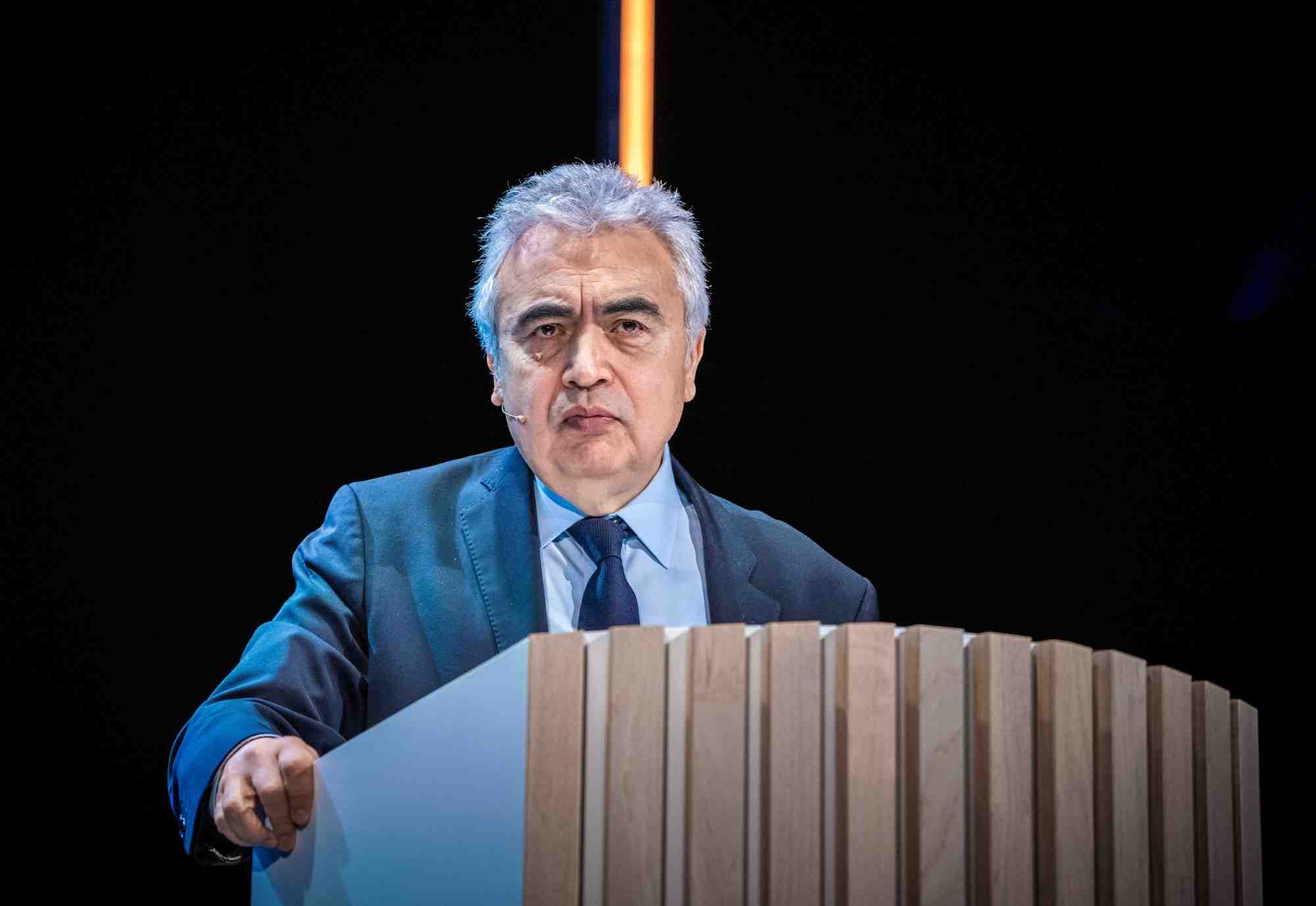 Pour Fatih Birol, directeur exécutif de l'AIE, « la transition vers les énergies propres se poursuit rapidement et freine les émissions ».