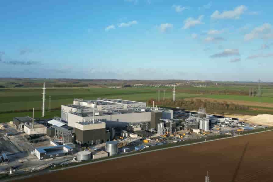 Ÿnsect développe et produit des protéines pour la consommation animale, à partir d'insectes depuis sa nouvelle usine située proche d'Amiens.