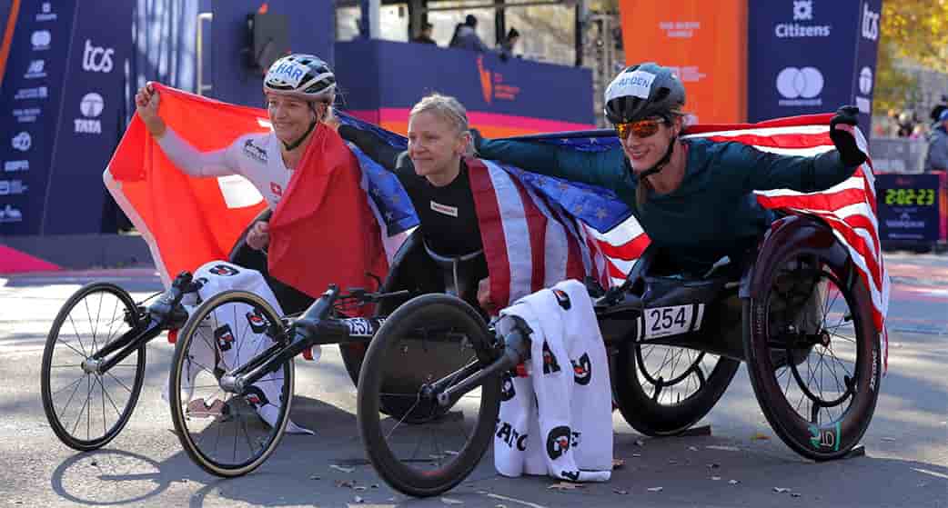 Certains marathons ont fait le choix de récompenser, à niveau égal, les valides et roulants.
