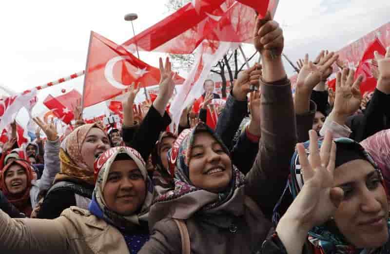 Les turcs diront dimanche s'ils veulent un regime presidentiel