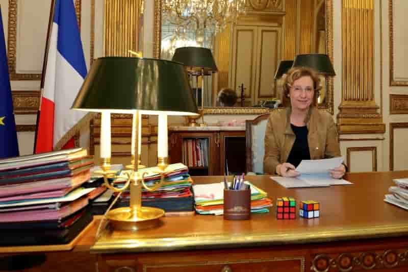Le gouvernement envisage une allocation chomage longue duree