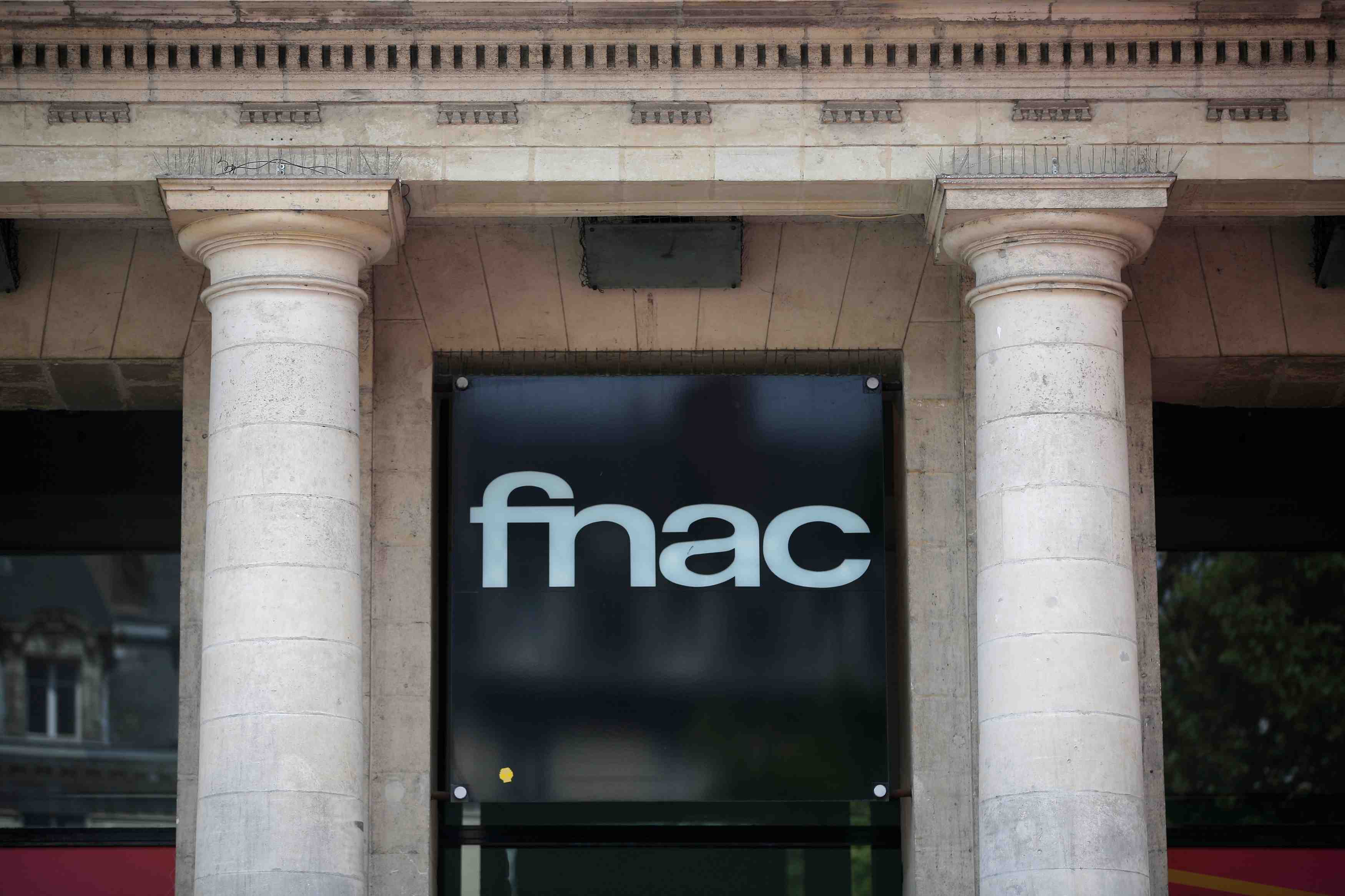 L'ufc que choisir porte plainte contre la sfam et la fnac