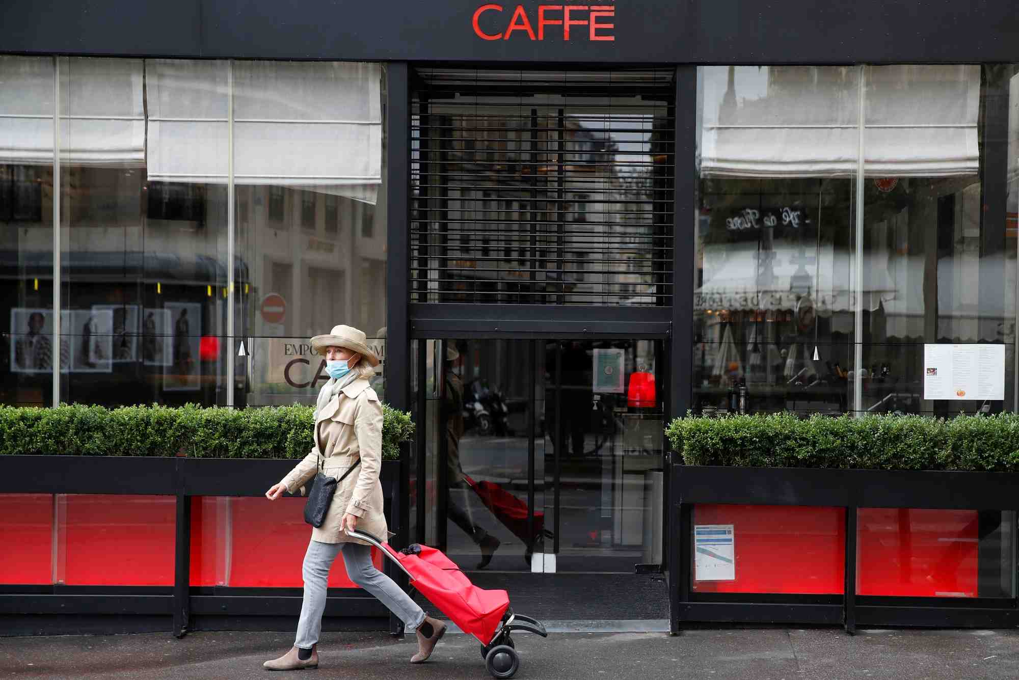 France: l'insee avertit du risque d'une rechute de l'economie en fin d'annee