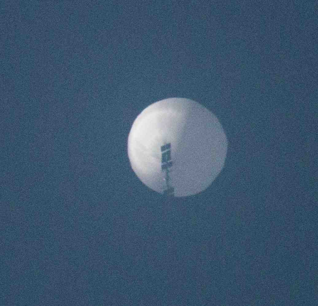 Un ballon s'envole dans le ciel de billings