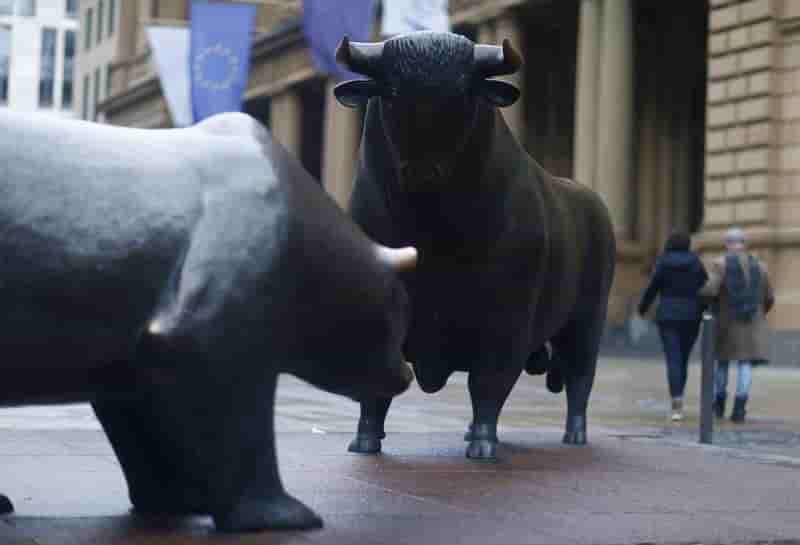 Londres reste stable, paris et francfort finissent dans le rouge