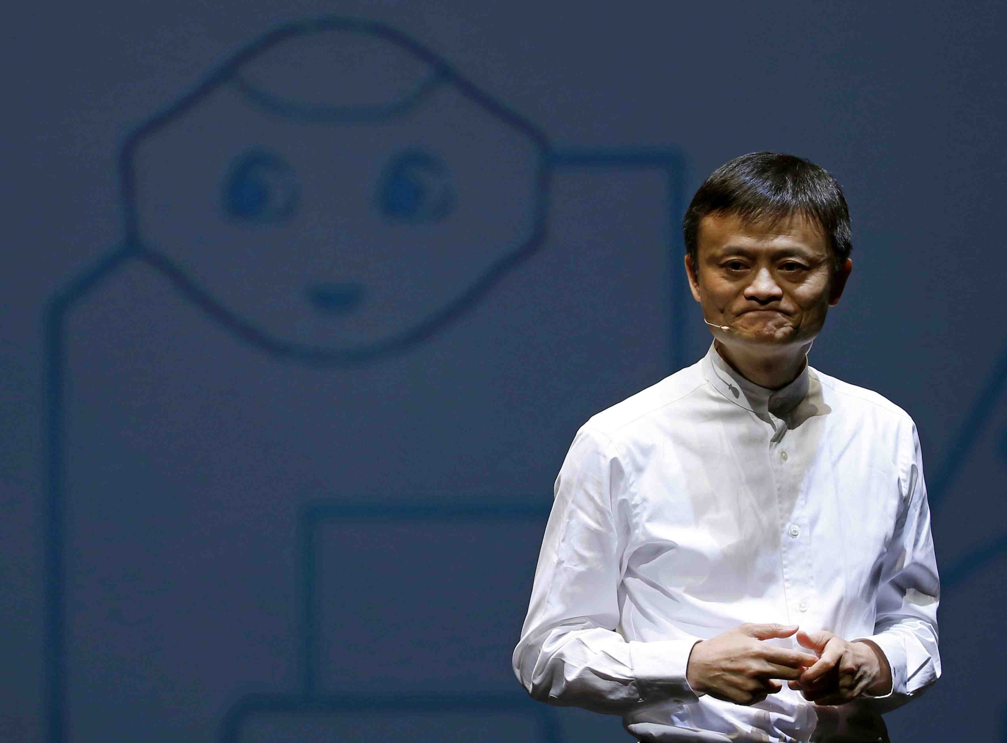 Jack ma effectue une rare visite au siege d'alibaba a hangzhou