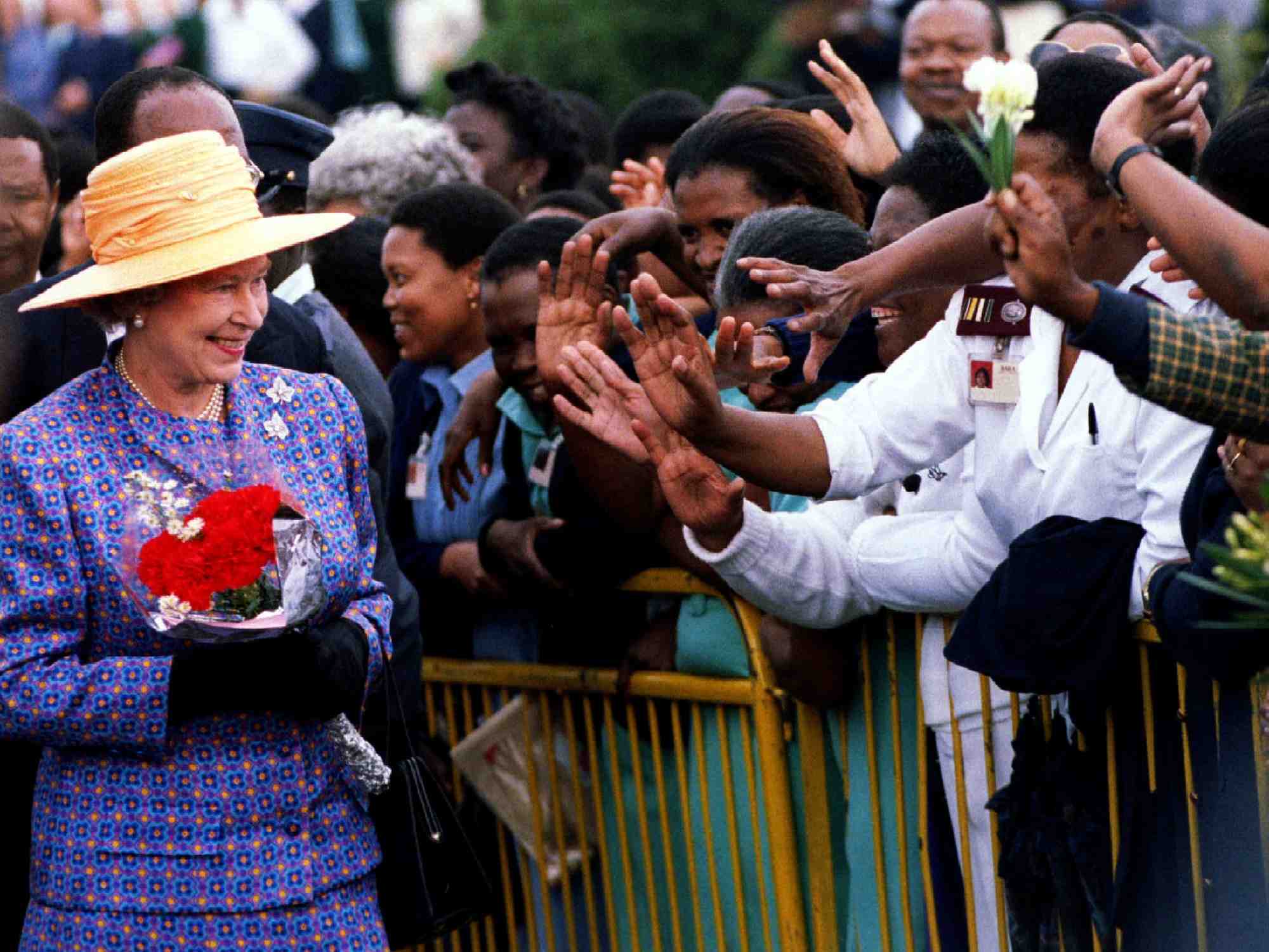 Chronologie de la vie de la reine elizabeth ii