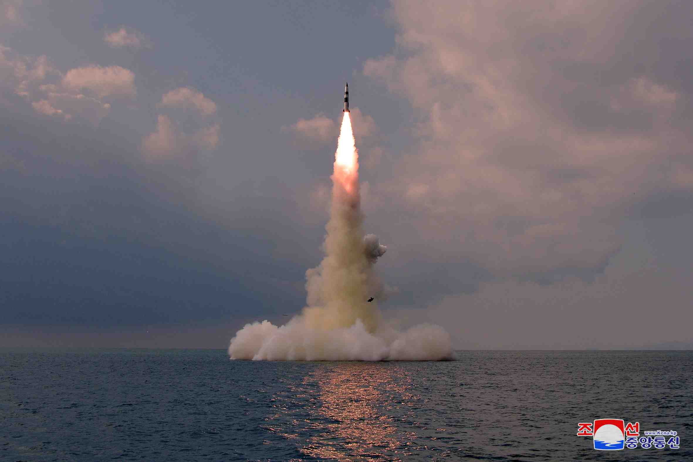 La coree du nord confirme avoir teste un nouveau missile tire depuis un sous-marin