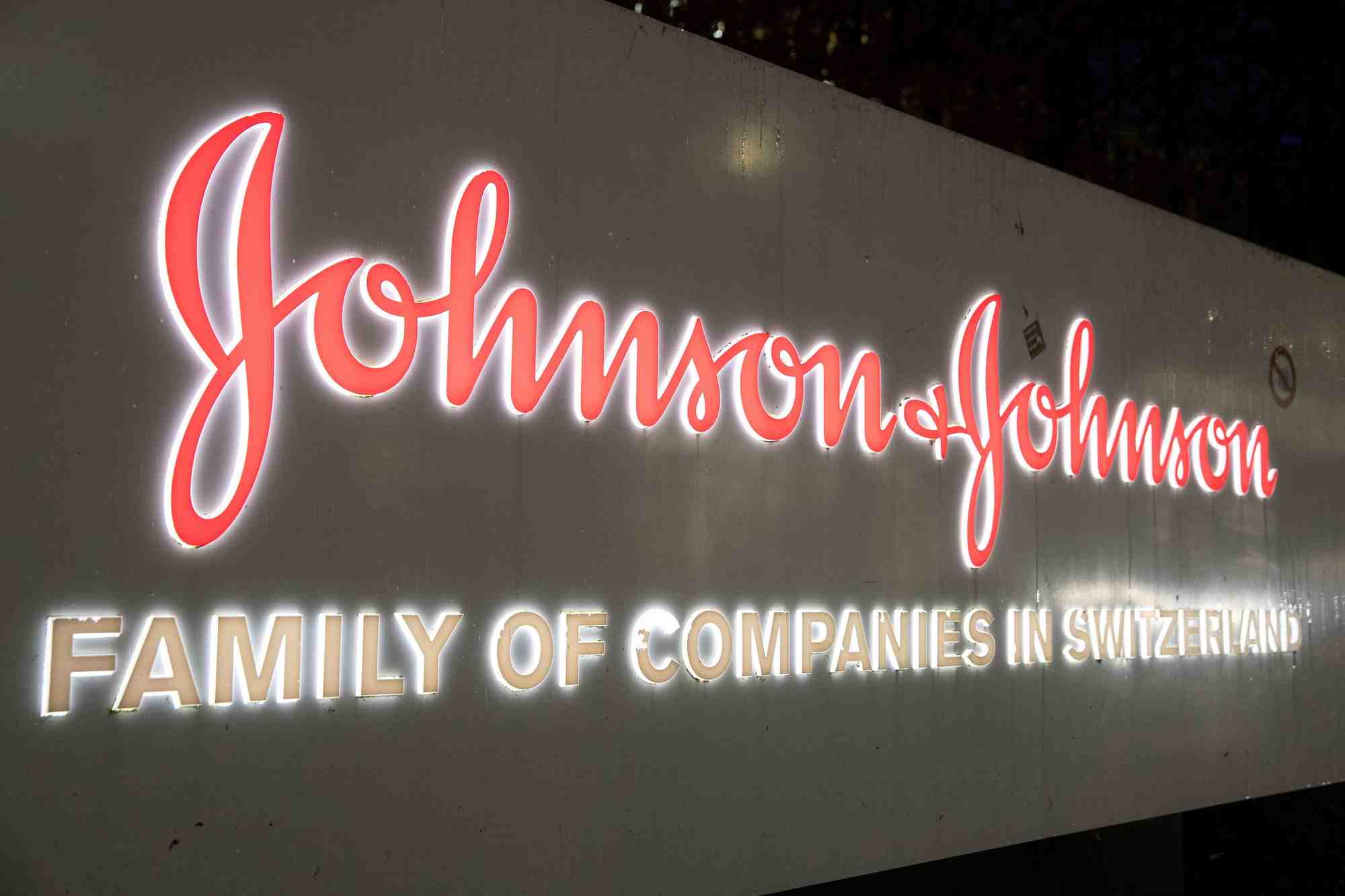 J&j abaisse sa prevision de benefice annuel en raison de la vigueur du dollar