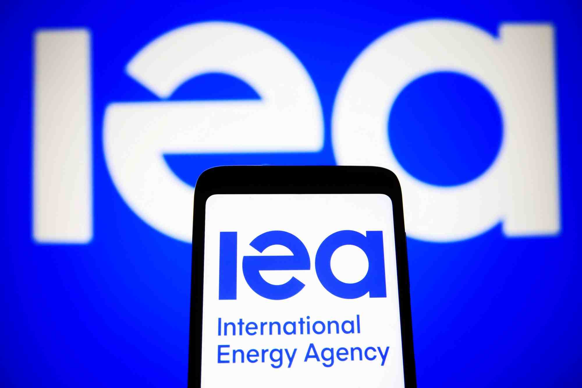 Pour l'Agence internationale de l'énergie, les énergéticiens doivent « choisir entre contribuer à une crise climatique qui s'aggrave ou faire partie de la solution en adoptant la voie de l'énergie propre ».