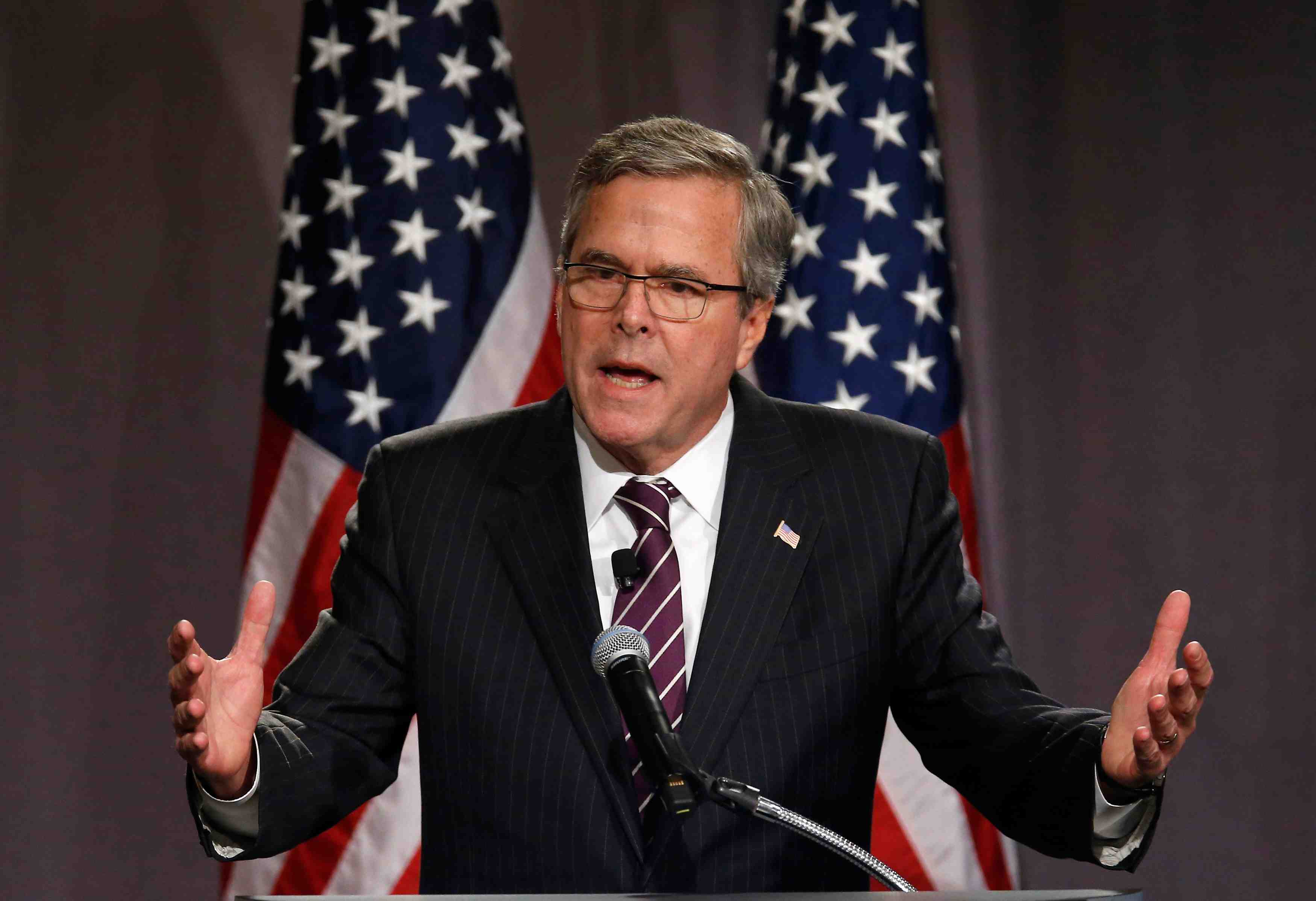 Jeb bush s’en prend a la politique etrangere de barack obama