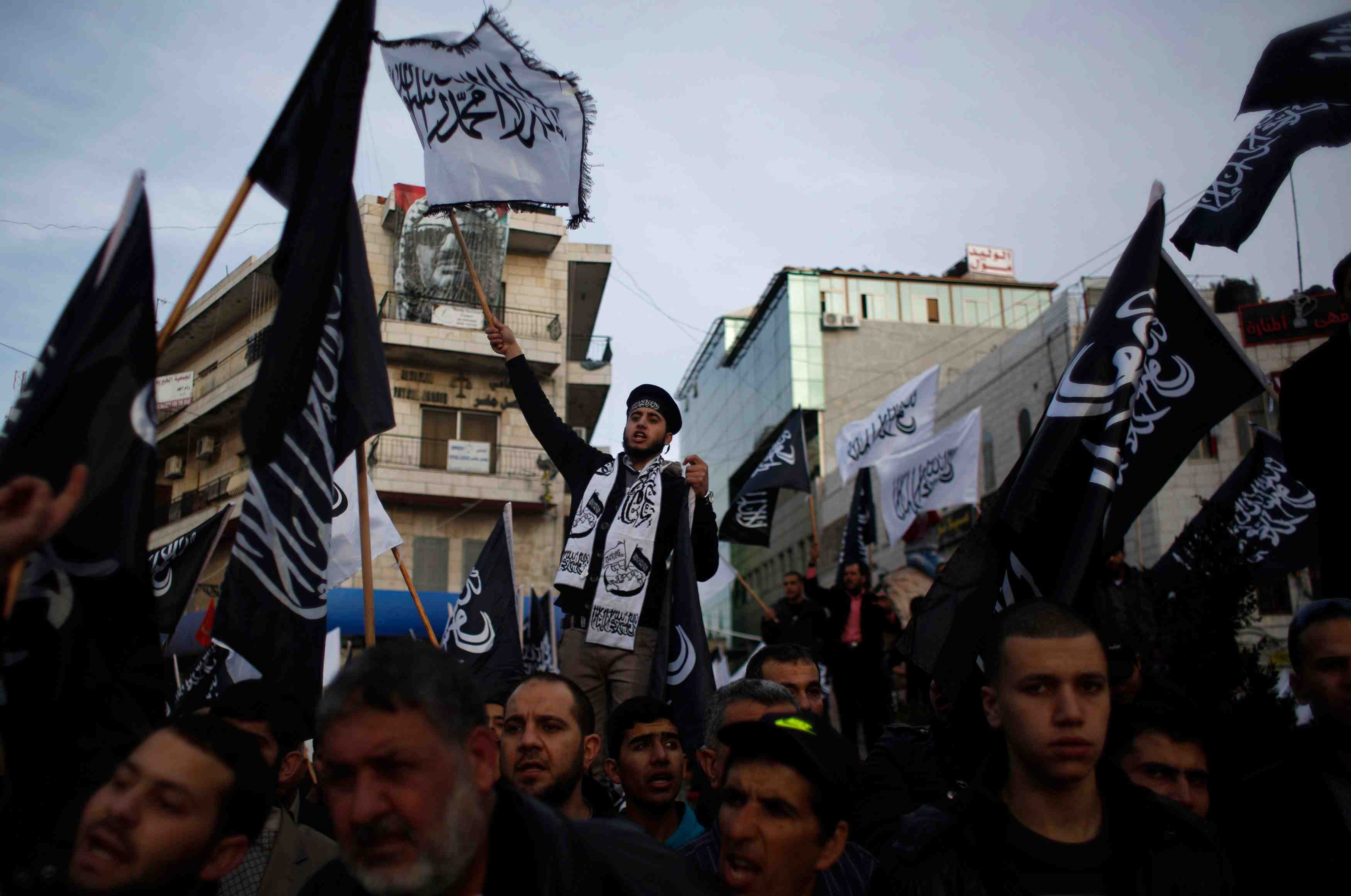 Des milliers de palestiniens contre charlie hebdo en cisjordanie