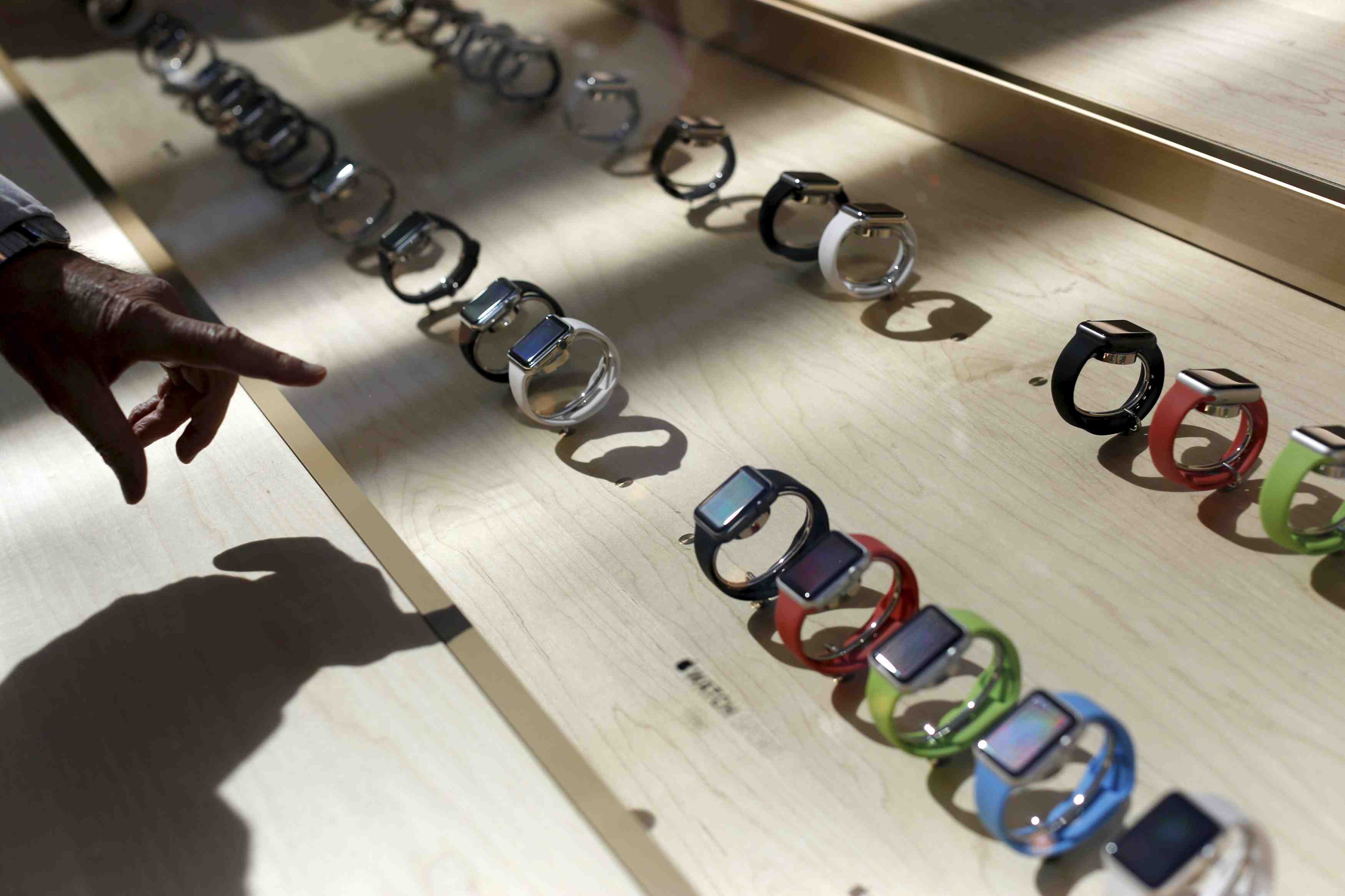 Lancement sans fanfare pour la montre connectee d'apple