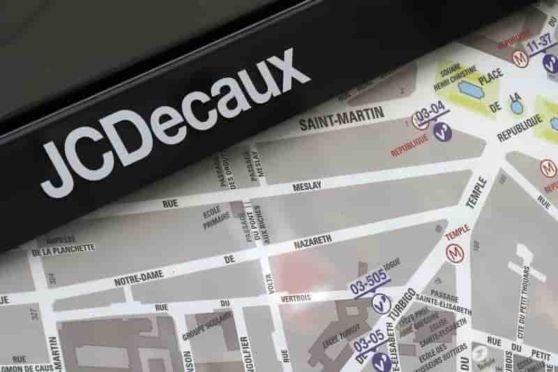 Jcdecaux gagne plus de 3% a la mi-seance