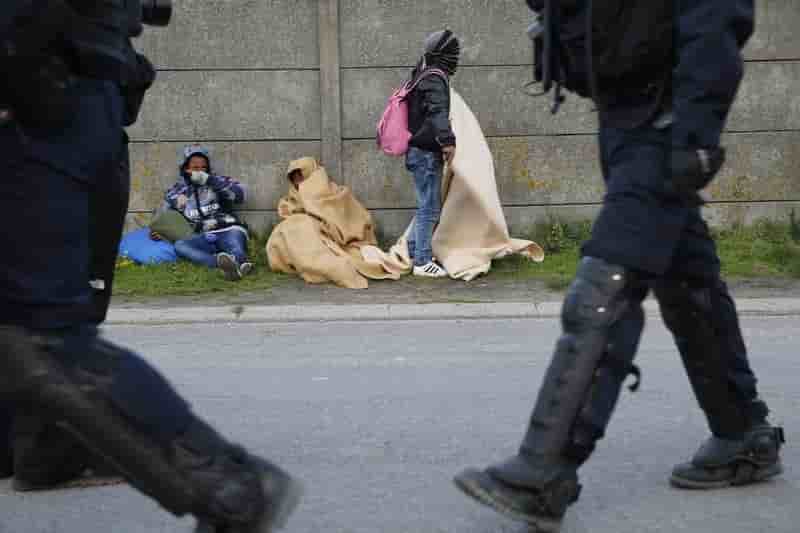 Manquements" policiers "plausibles" a calais, selon un rapport