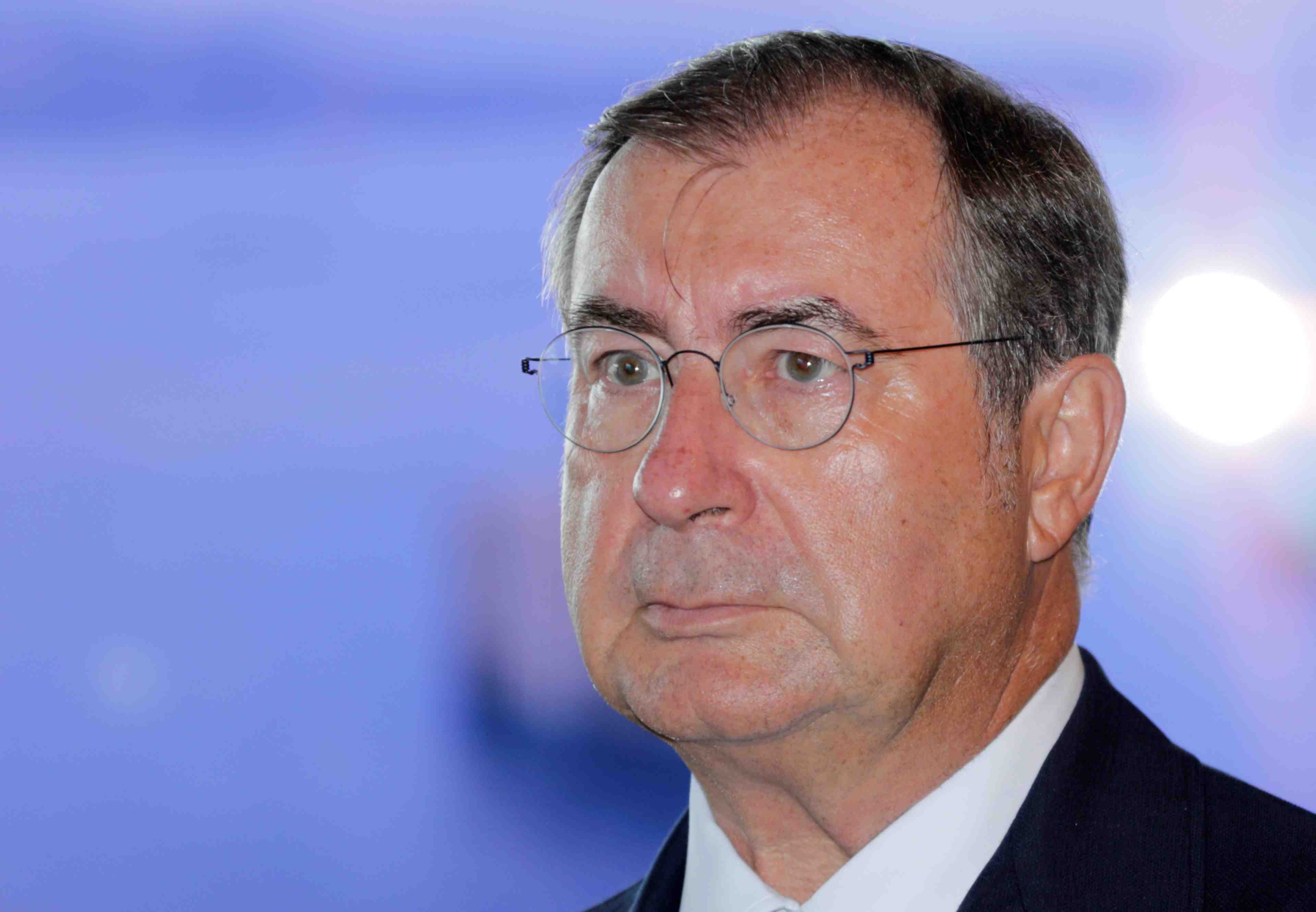 Martin bouygues se dit ouvert sur une consolidation des telecoms