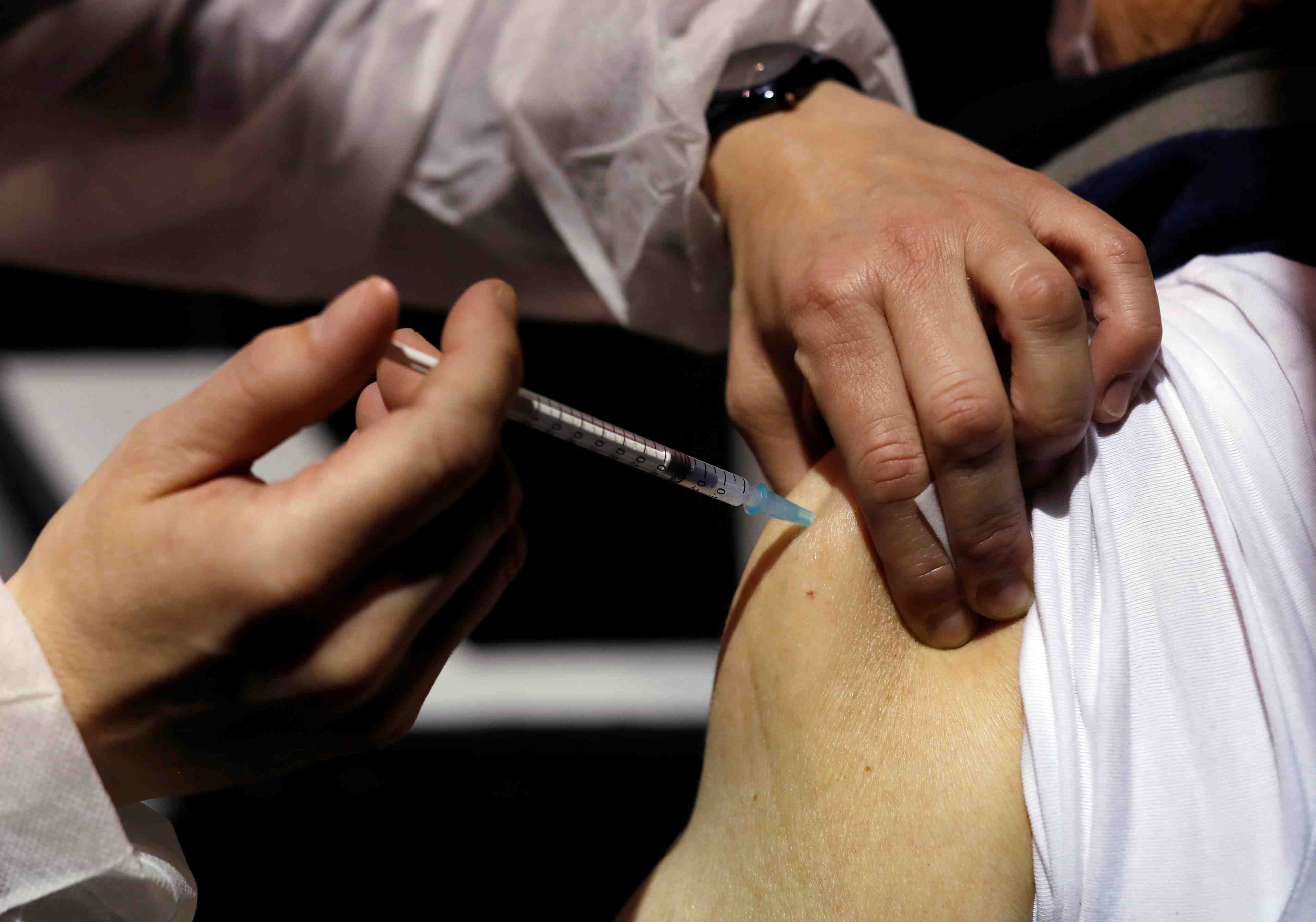 Coronavirus: la commission europeenne veut accelerer la vaccination