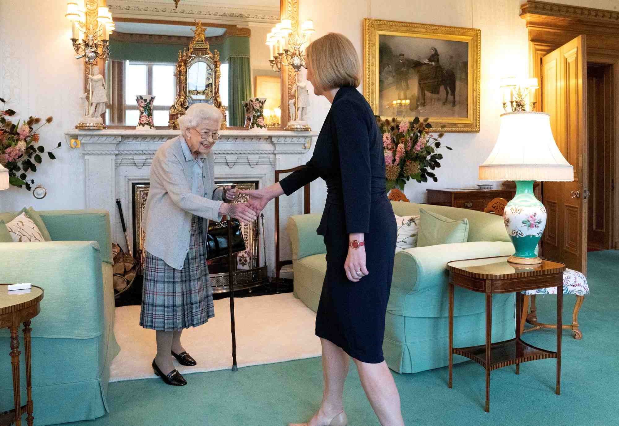 "god save the king", dit liz truss