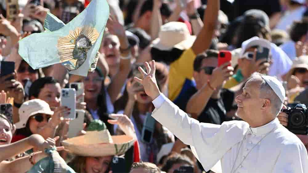 Le pape Léon XIV sur la place Saint-Pierre, au Vatican, le 30 juillet 2025.