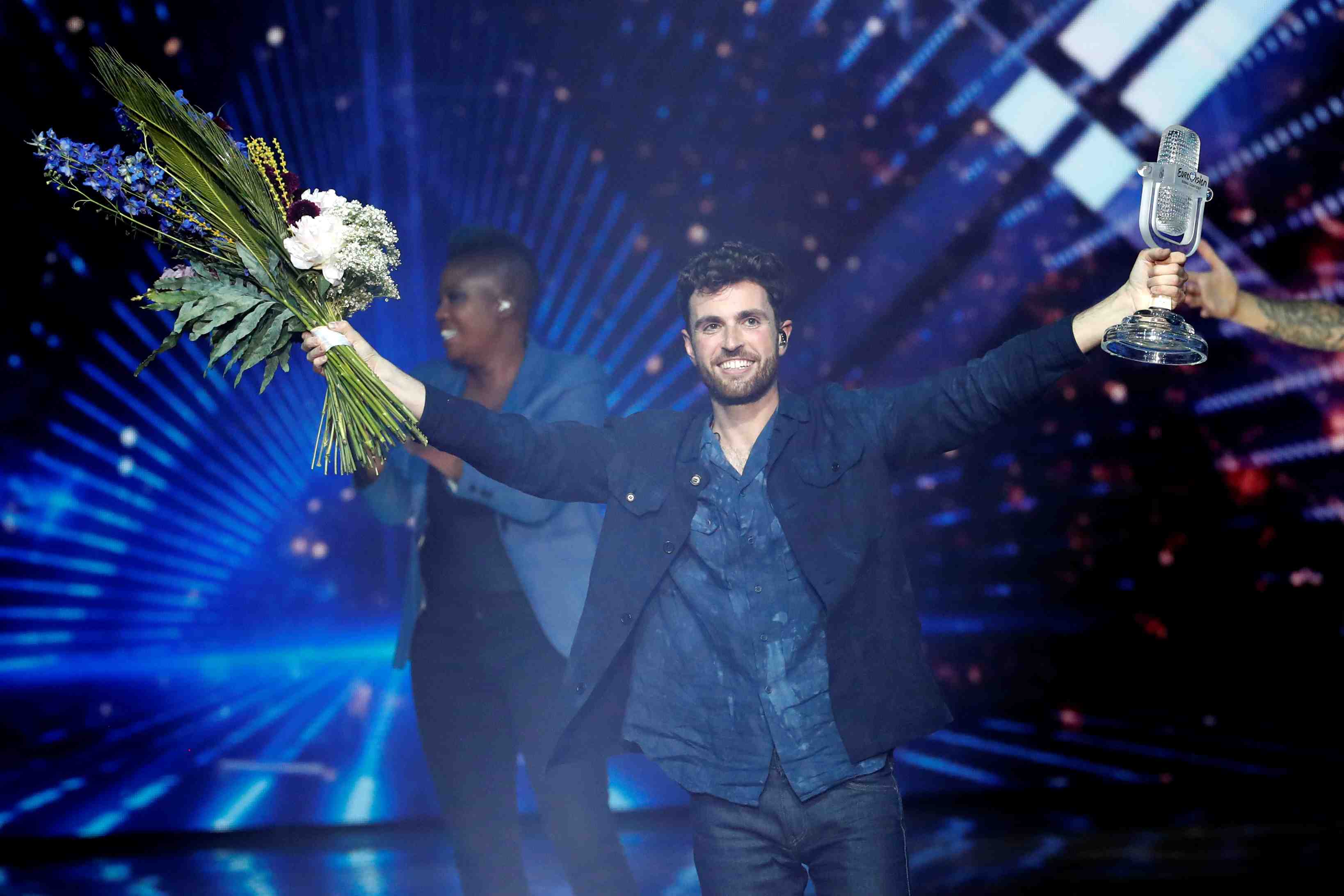 Les pays-bas remportent l'eurovision, la france quatorzieme