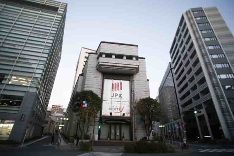 La bourse de tokyo finit en hausse