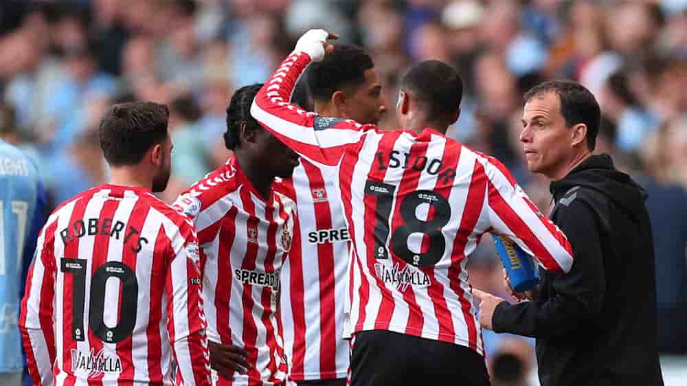 Les joueurs de Sunderland lors du match aller de la demi-finale des barrages du championnat Sky Bet entre Coventry City et l'AFC Sunderland à Coventry, en Angleterre, le 9 mai 2025.