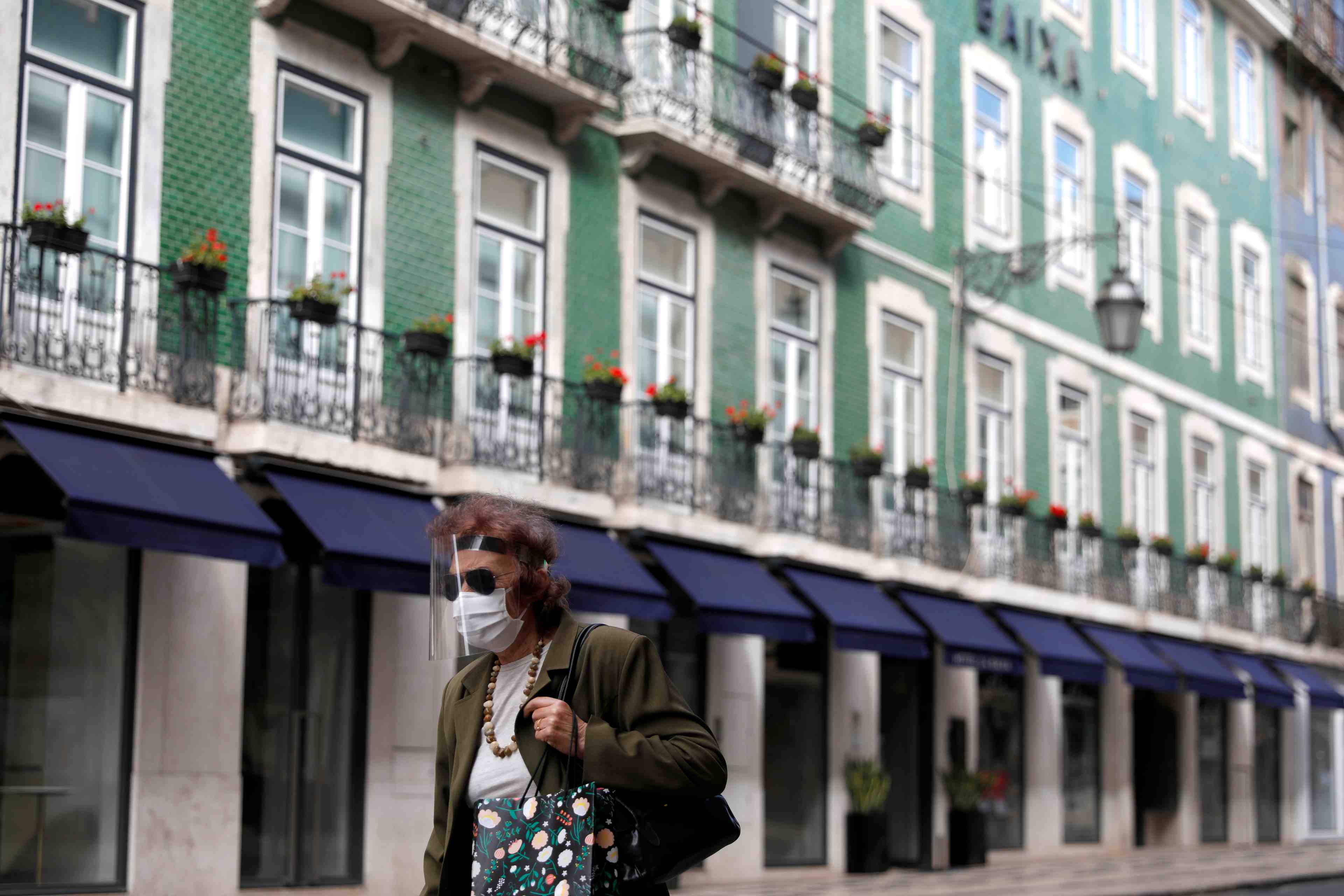 Coronavirus: plus forte remontee des cas au portugal depuis mai