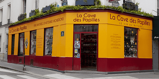 Dans le quartier de Montparnasse, La Cave des Papilles propose toute une gamme de vins bio.
