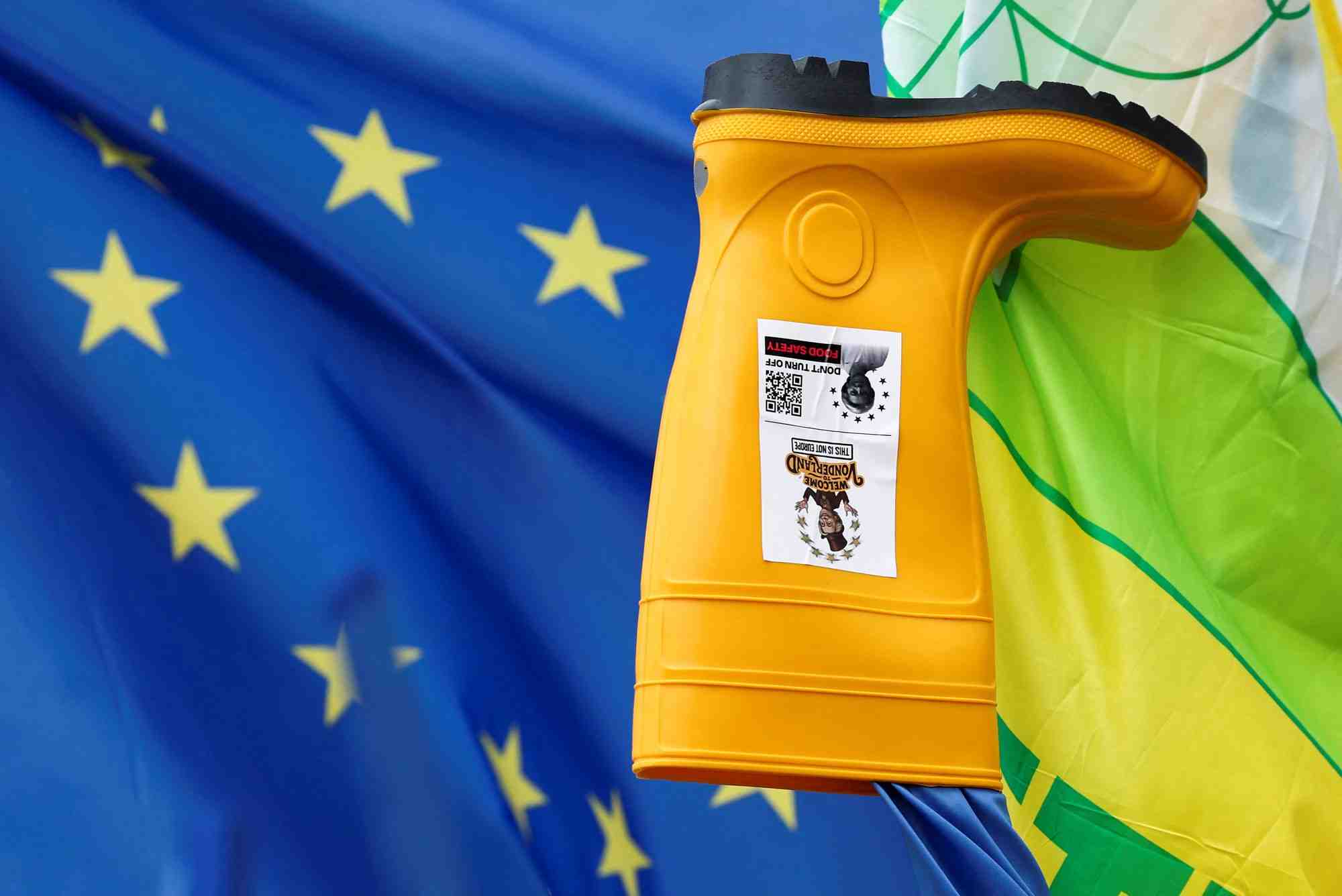 La Commission européenne met en garde contre toute comparaison, puisque sa dernière proposition intègre une révision de fond en comble de l'architecture de la PAC.