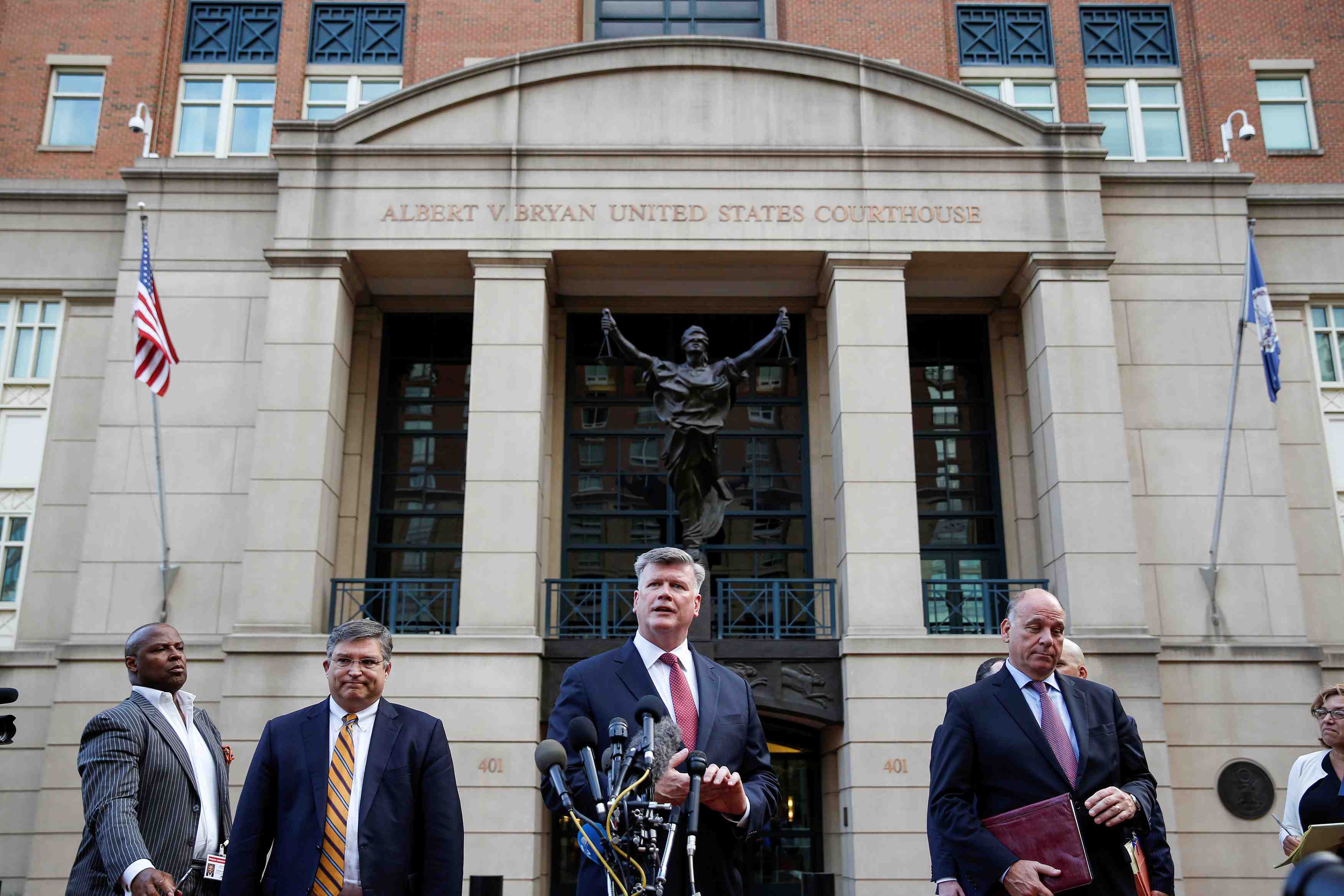 Suspension des deliberations au proces de paul manafort