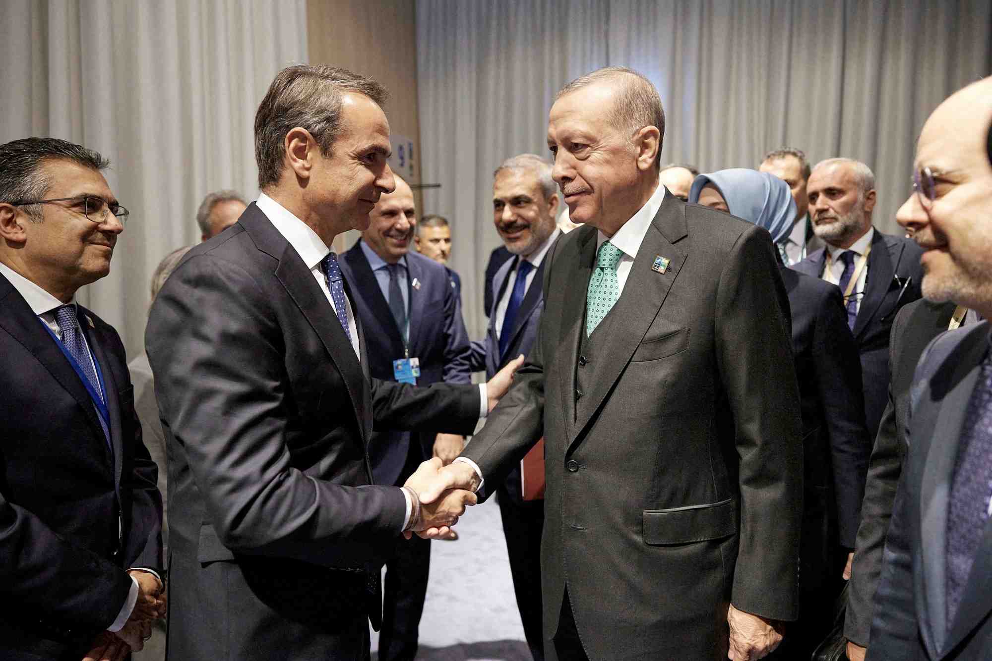 Le premier ministre grec kyriakos mitsotakis et le president turc recep tayyip erdogan