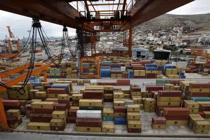 Athenes debloque la procedure de vente du port du piree