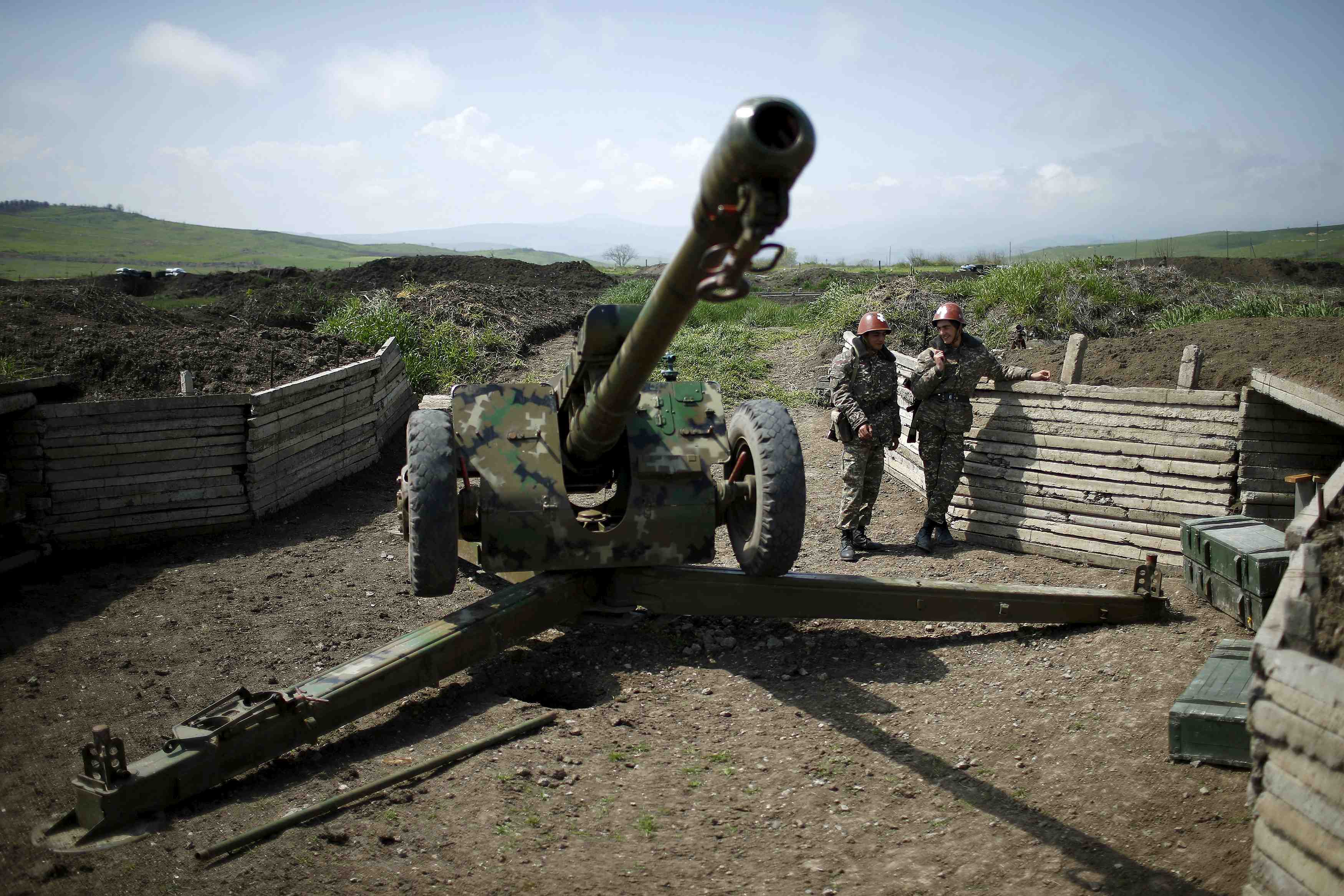 Une centaine de morts dans le haut-karabakh cote armenien