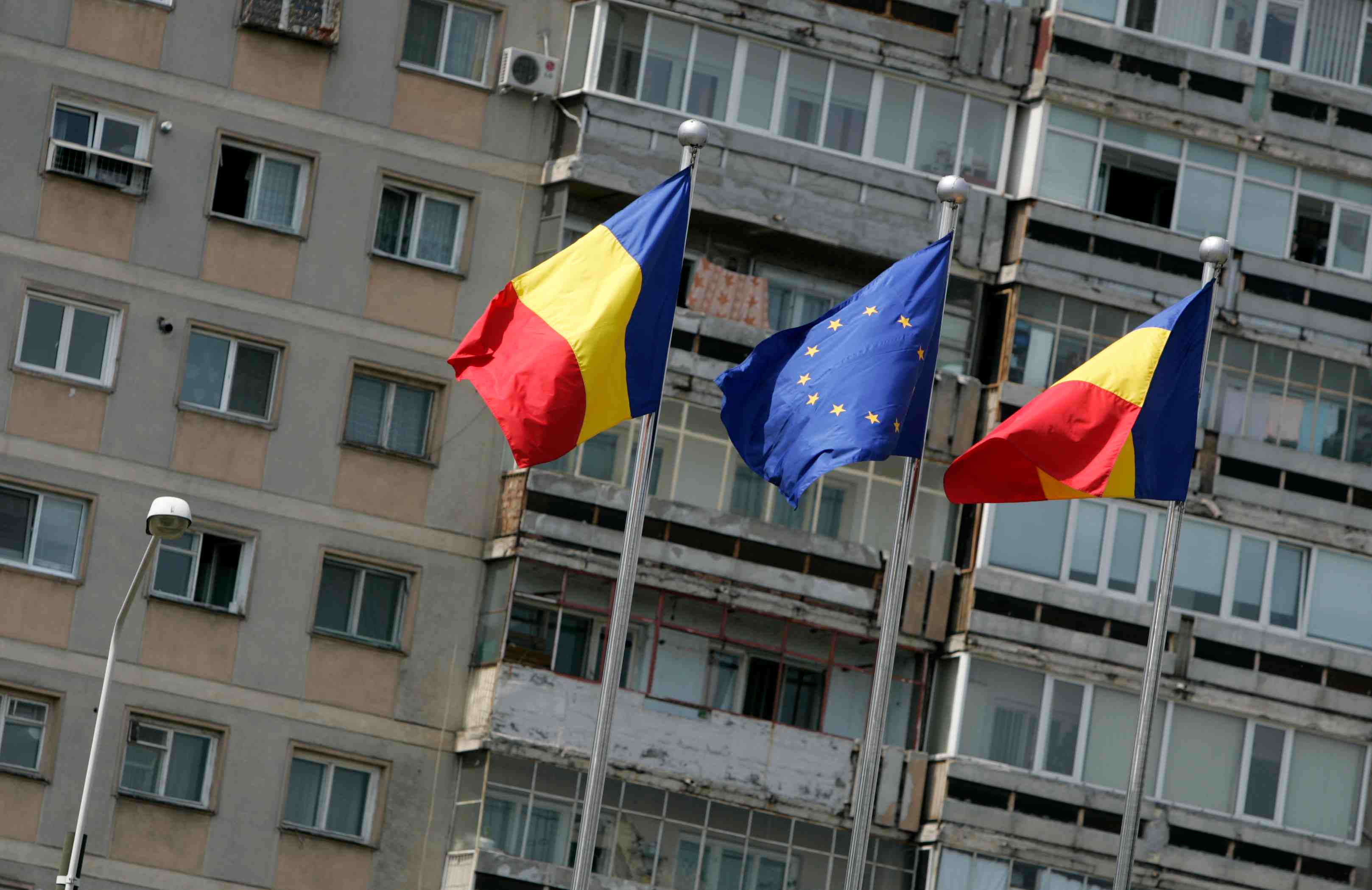 Ue: parlement et commission inquiets pour la roumanie
