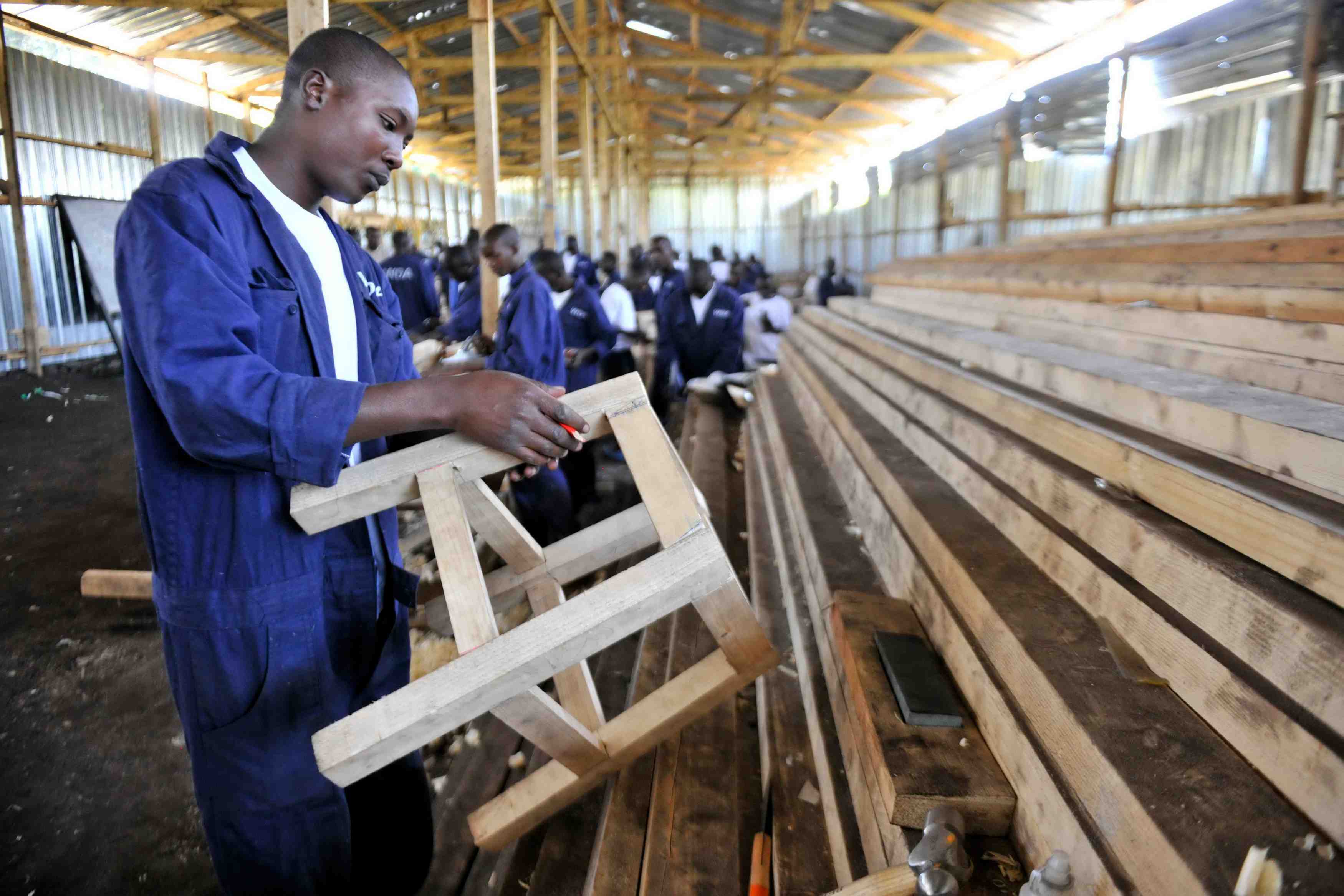 Atelier Travail Stage Emploi Bois Formation Usine Industrie manufacture