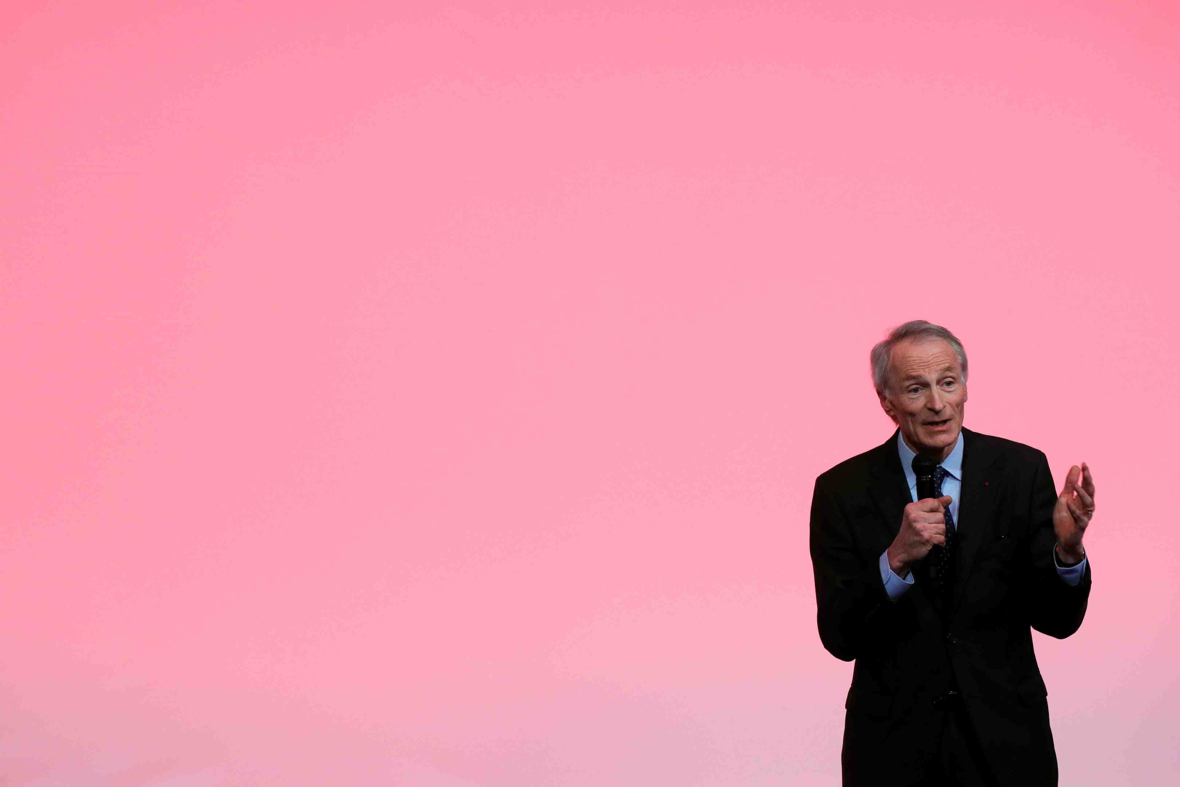 Renault peut regler le differend avec nissan sur les comites, dit senard