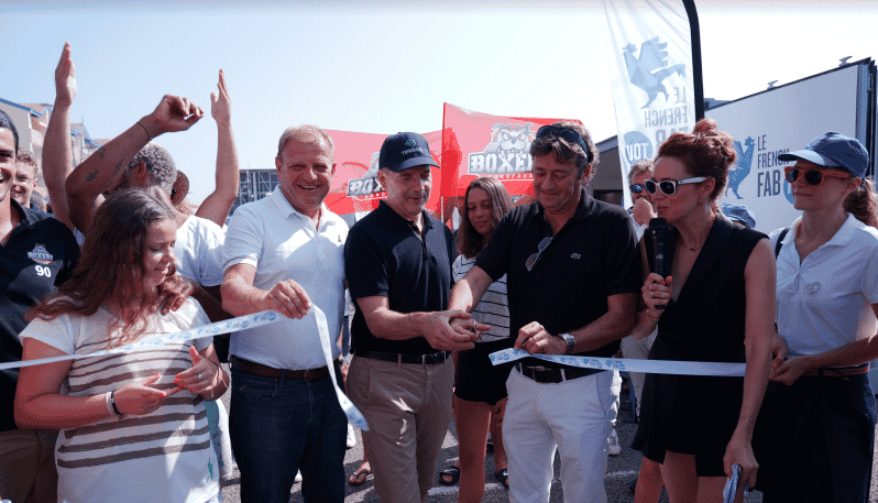 L'inauguration du village French Fab Tour à Lacanau.