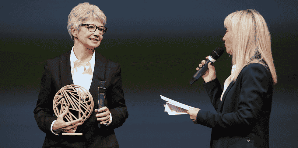 Le trophée d'Ambassadrice de l'année a été remis à Muriel Nègre, présidente de la Bambouseraie en Cévennes