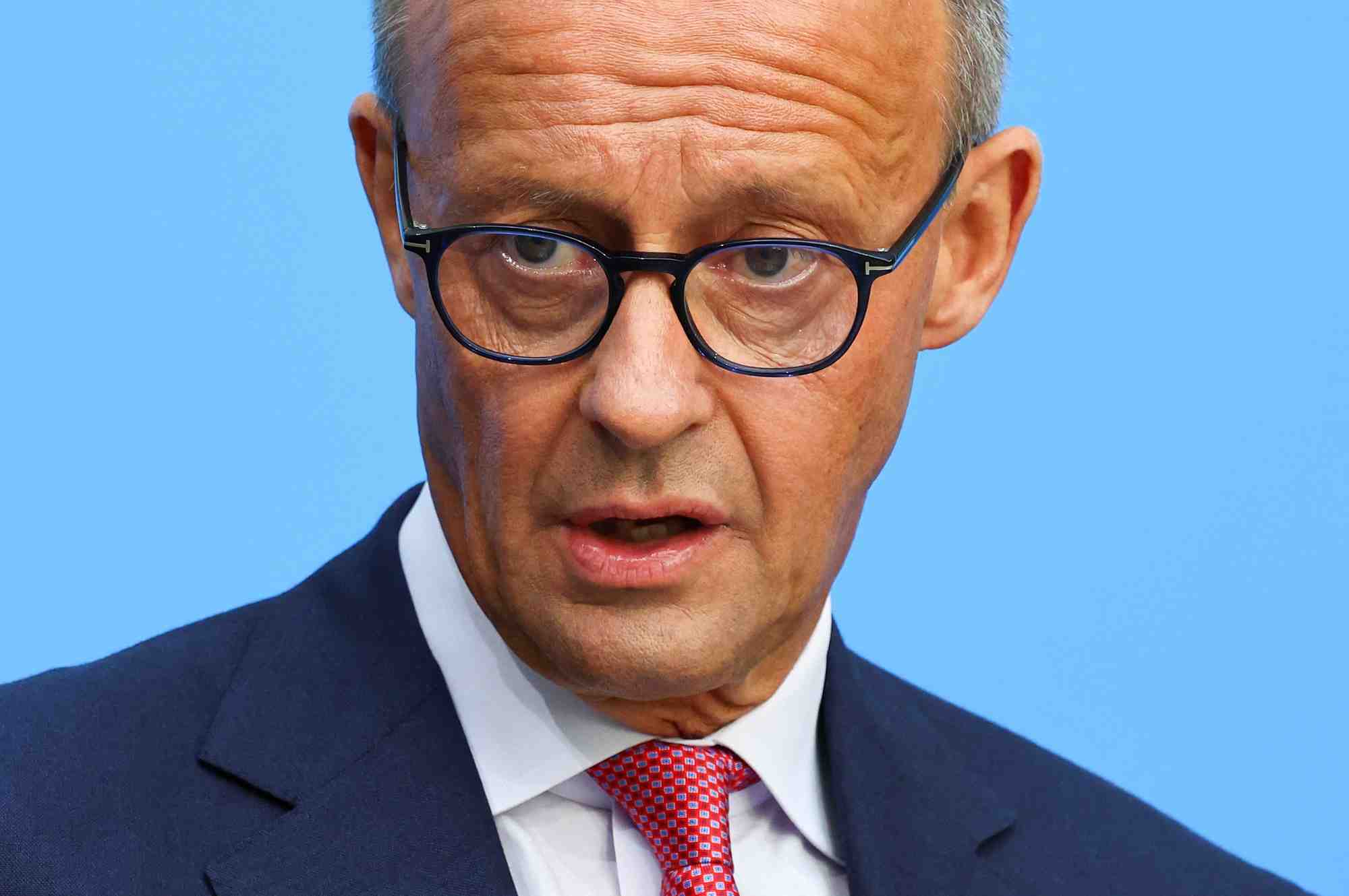 Friedrich merz lors d'une conference de presse a berlin