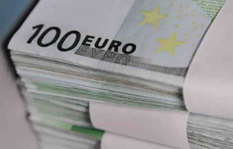 Revision a la hausse de la prevision de deficit budgetaire 2016