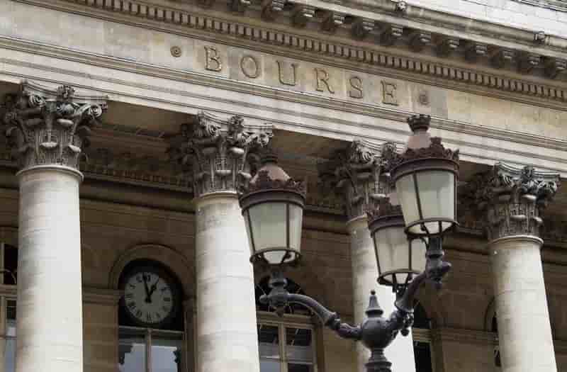 Les bourses europeennes ouvrent en baisse