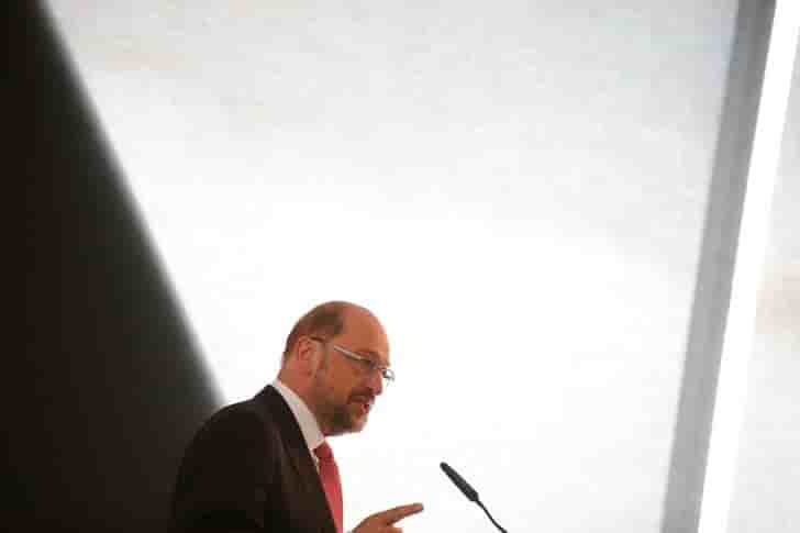 Martin schulz (spd) promet une hausse des impots pour les riches