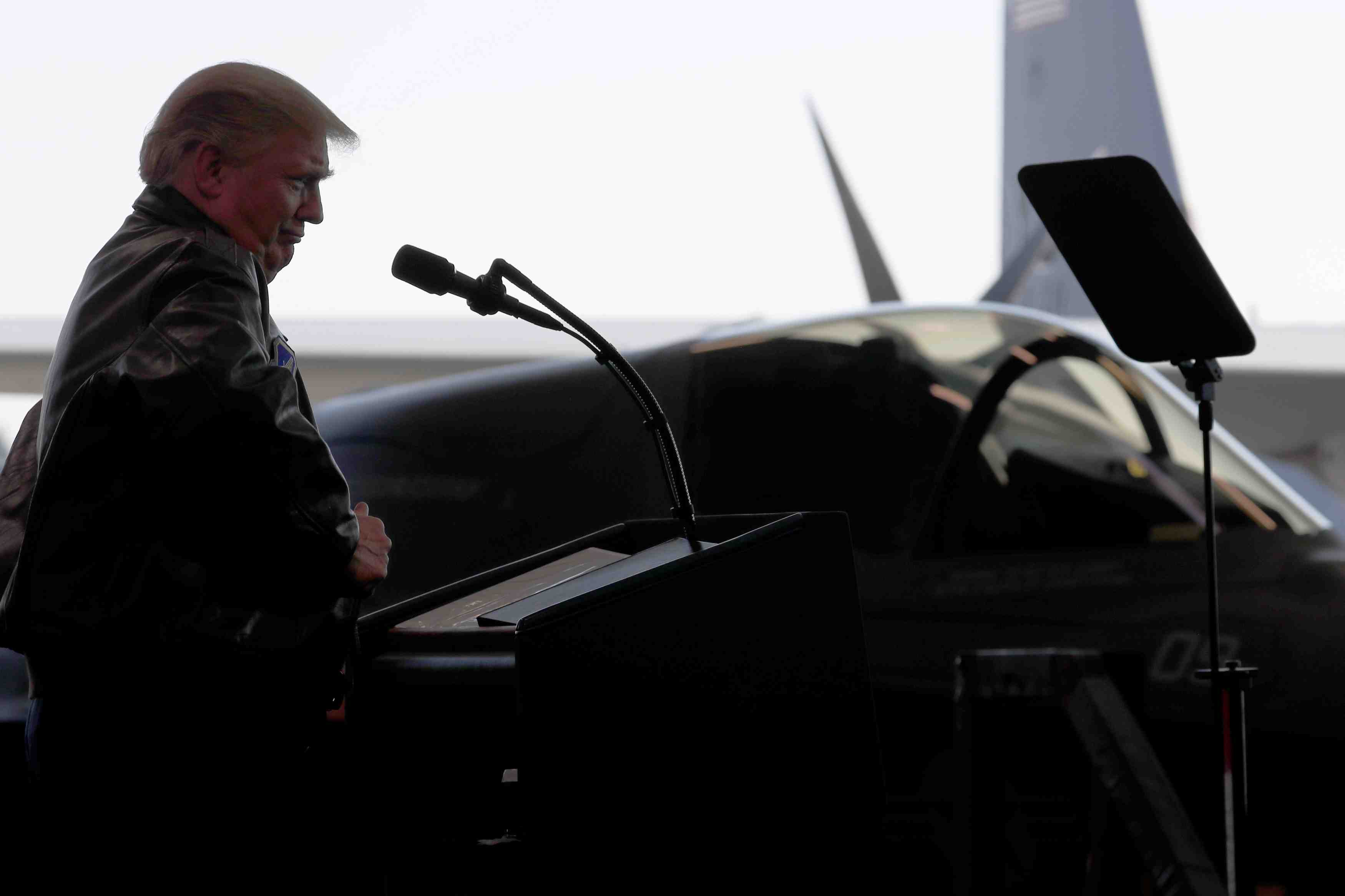 Trump fait l'eloge des dirigeants saoudiens apres la vague d'arrestations