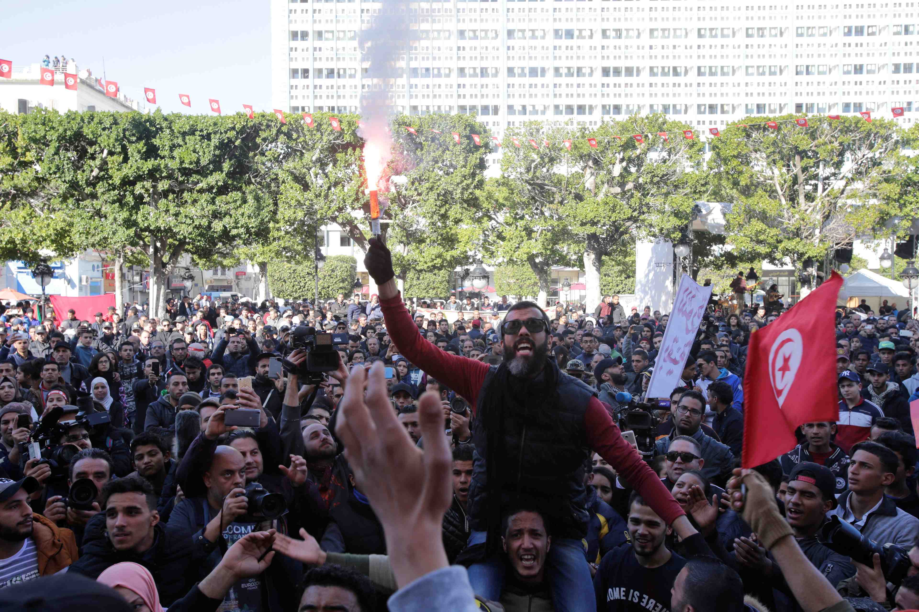 Manifestations contre l'austerite sous haute surveillance a tunis